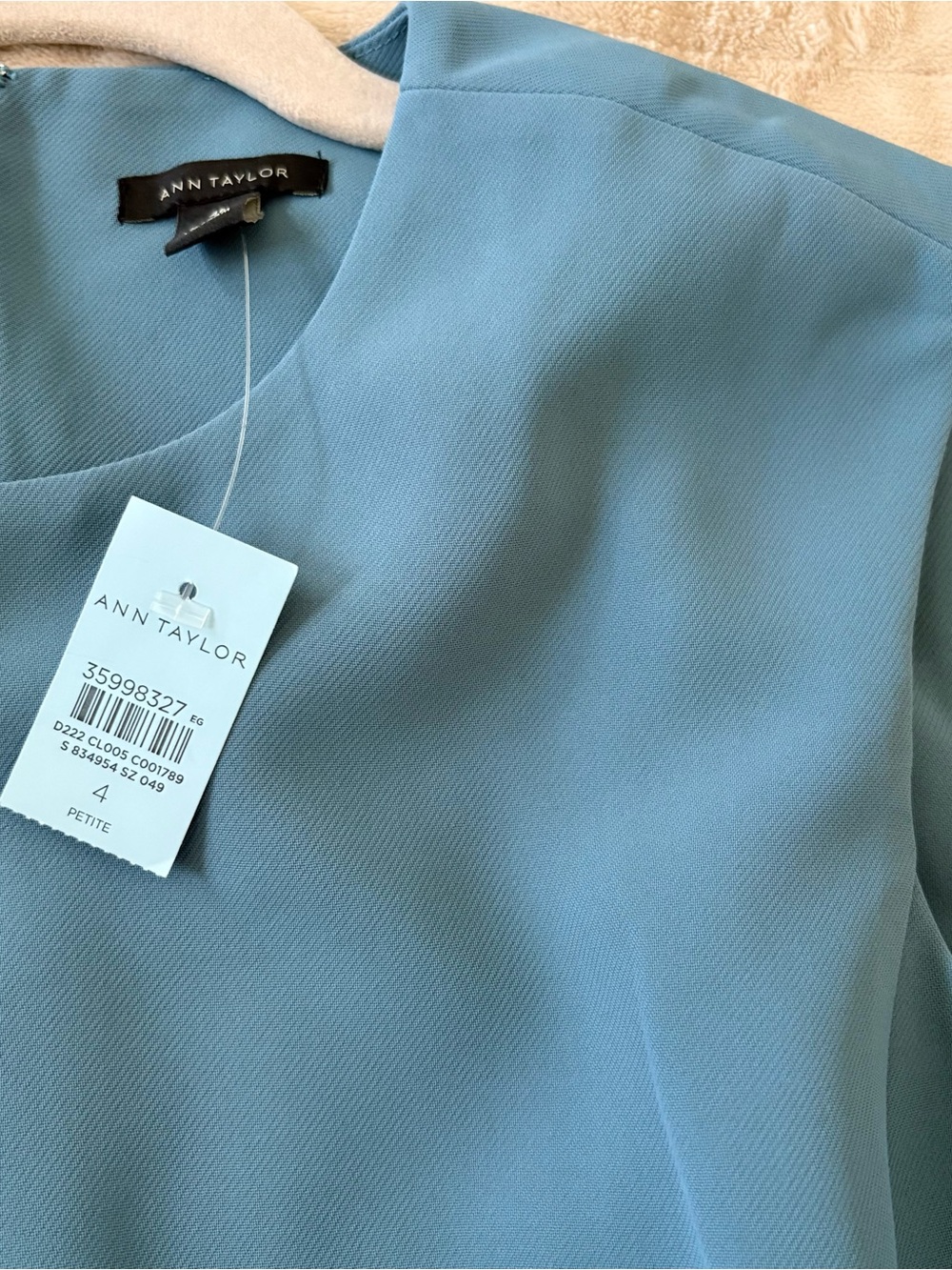Ann Taylor The Pleated Belted Crewneck Dress in Fluid Crepe- size 4P - Picture 11 of 12
